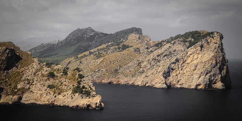 典当服务 vs 小额贷款：当波西米亚风格二手商品遇见短期融资，如何选择？