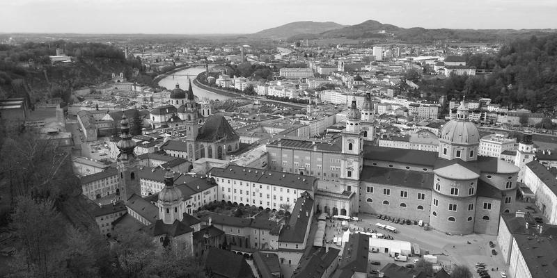 典当融资 vs 银行贷款：当波西米亚风格二手商品遇见资金周转，如何选择？